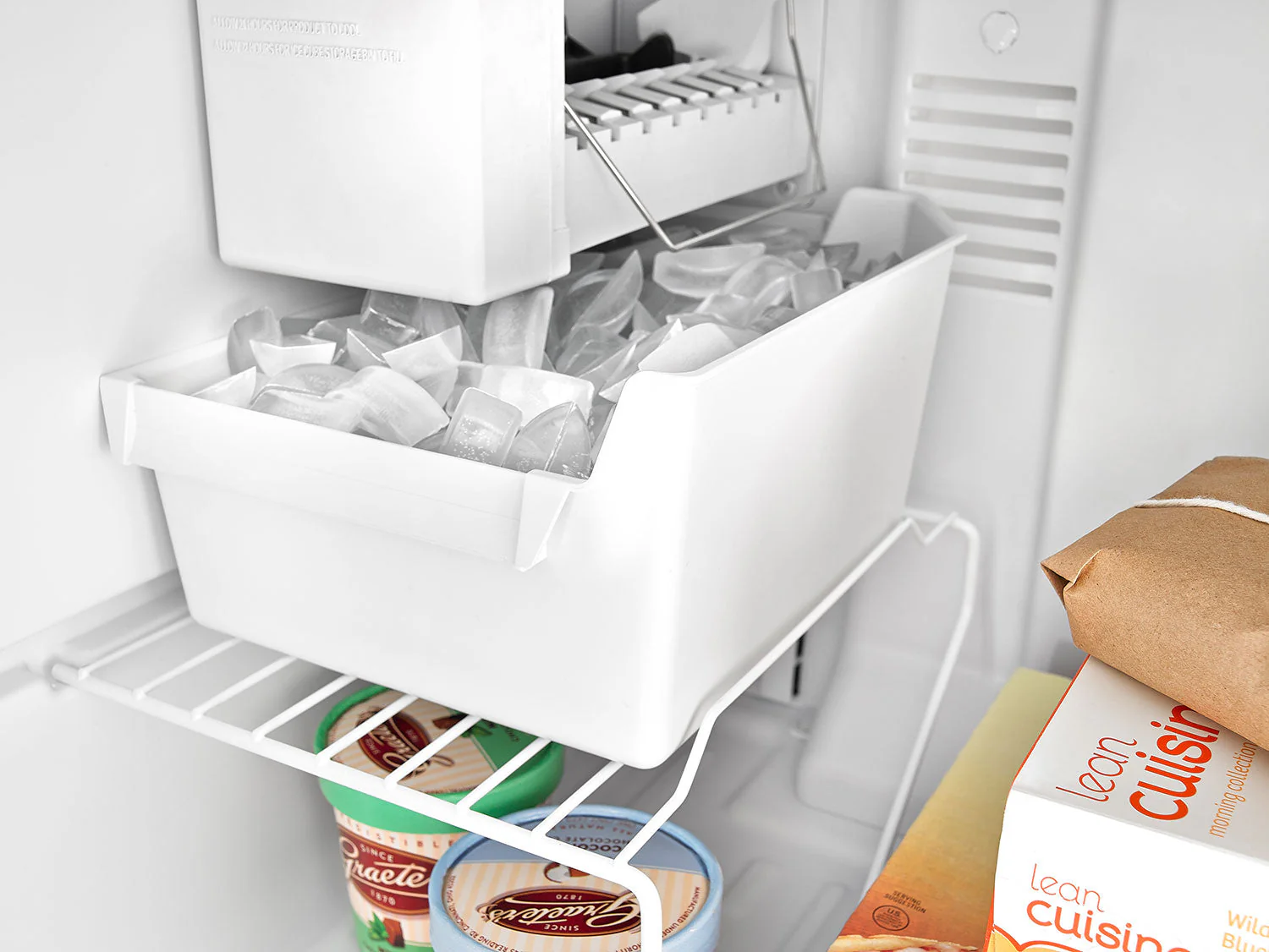 Amana White Top-Freezer Refrigerator (14.3 Cu. Ft.) - ART104TFDW - Image 4